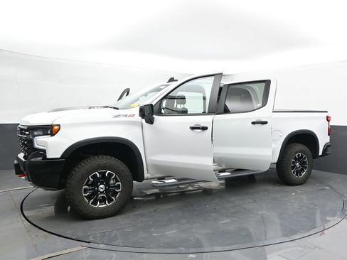 Used 2024 Chevrolet Silverado 1500 ZR2 w/ Technology Package image 35