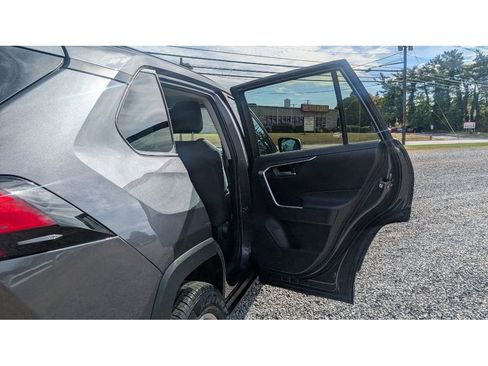 Used 2020 Toyota RAV4 XLE w/ Convenience Package image 12