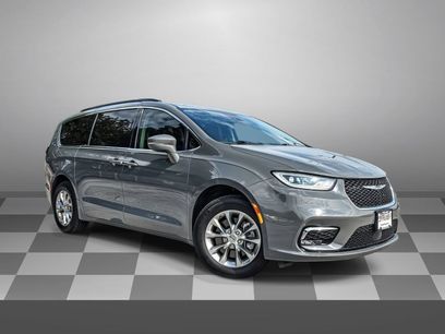 Used 2022 Chrysler Pacifica Touring-L