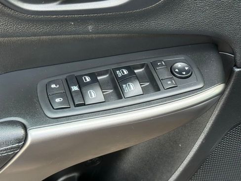 Used 2019 Jeep Cherokee Latitude Plus w/ Comfort/Convenience Group image 12