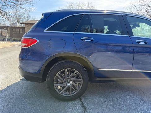 Used 2018 Mercedes-Benz GLC 300 4MATIC image 11