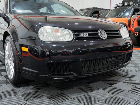 Used 2004 Volkswagen R32 AWD/4WD image 14
