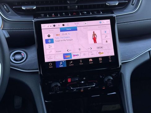 New 2025 Jeep Grand Cherokee L Limited w/ Black Appearance Package image 16