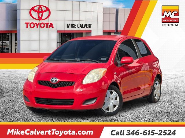Used 2011 Toyota Yaris 2-Door Hatchback w/ Convenience Pkg FWD image 1