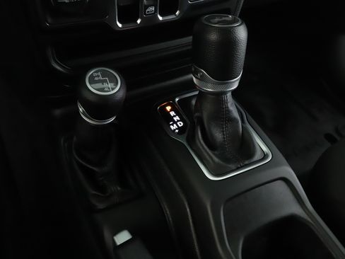 Used 2021 Jeep Wrangler Unlimited Sport AWD/4WD image 15