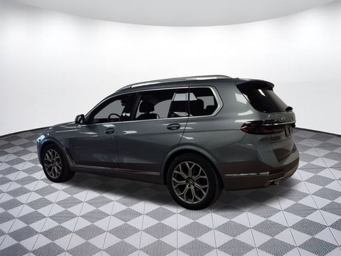 Used 2025 BMW X7 xDrive40i w/ Premium Package image 2