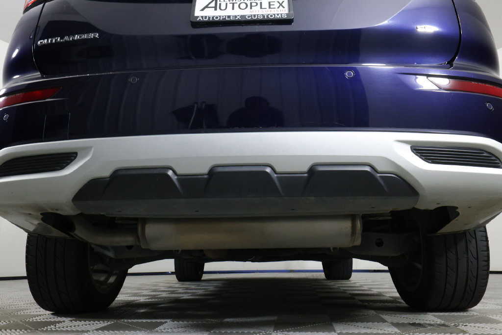 Used 2023 Mitsubishi Outlander SE FWD image 45