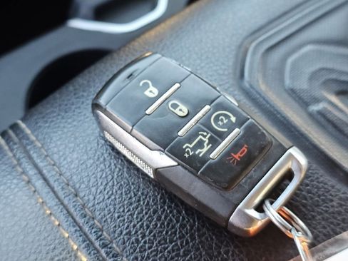 Used 2019 RAM 1500 Laramie image 36