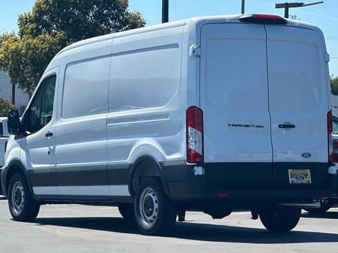 New 2026 Ford Transit 250 148 Medium Roof w/ Load Area Protection Package RWD image 6