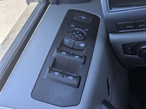 Used 2022 Ford F250 XLT w/ XLT Premium Package image 25