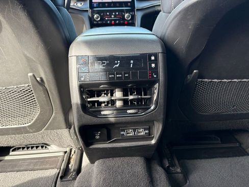 Used 2021 Jeep Grand Cherokee L Overland image 32