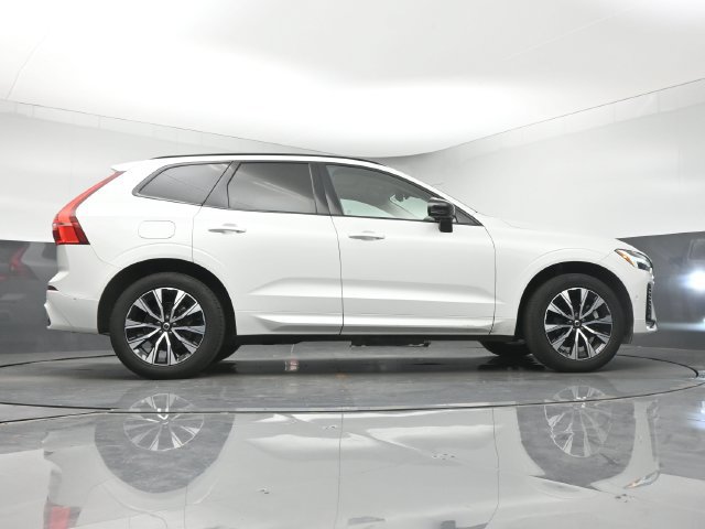 Used 2024 Volvo XC60 B5 Plus w/ Protection Package Premier AWD/4WD image 17
