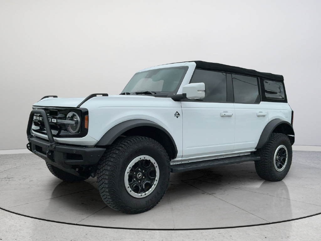 Used 2022 Ford Bronco Outer Banks w/ Sasquatch Package AWD/4WD image 3