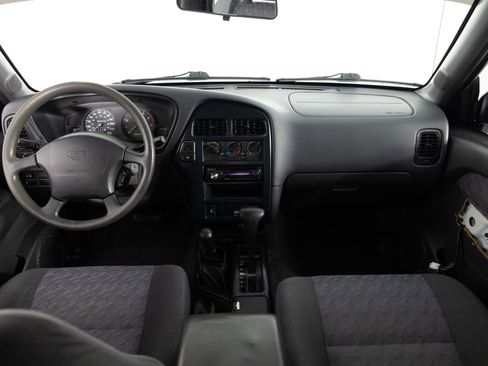 Used 1997 Nissan Pathfinder LE AWD/4WD image 26