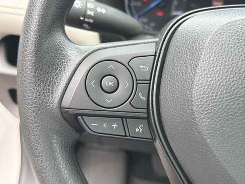 Used 2025 Toyota RAV4 XLE AWD/4WD image 24