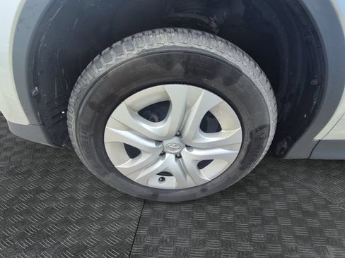 Used 2014 Toyota RAV4 LE FWD image 13