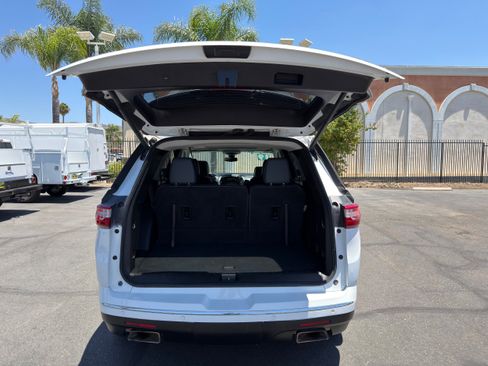 Used 2019 Chevrolet Traverse Premier w/ Driver Confidence II Package FWD image 15