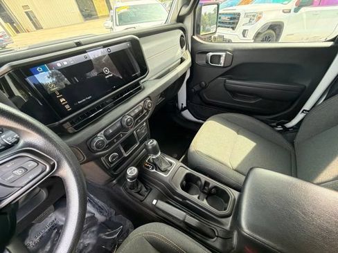 Used 2024 Jeep Wrangler Sport AWD/4WD image 17