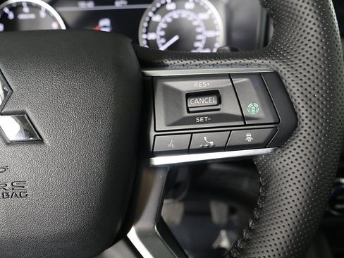 New 2026 Mitsubishi Outlander SE image 43