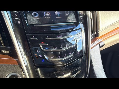 Used 2018 Cadillac Escalade Luxury image 21