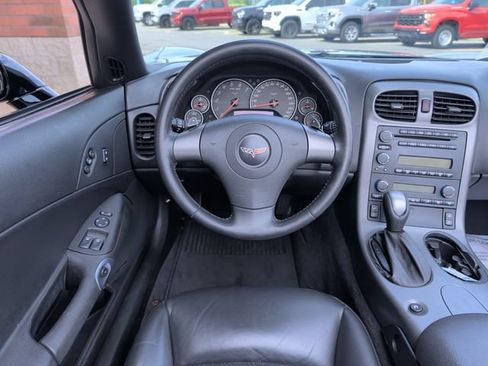 Used 2006 Chevrolet Corvette Convertible w/ Preferred Equipment Group RWD image 2