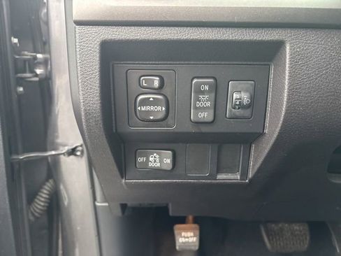 Used 2016 Toyota Tundra SR5 image 36
