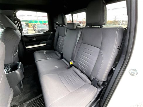 Used 2024 Toyota Tacoma TRD Sport w/ TRD Sport Upgrade Package image 15