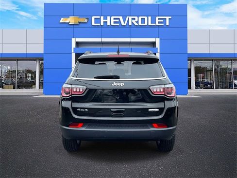 Used 2019 Jeep Compass Latitude image 5