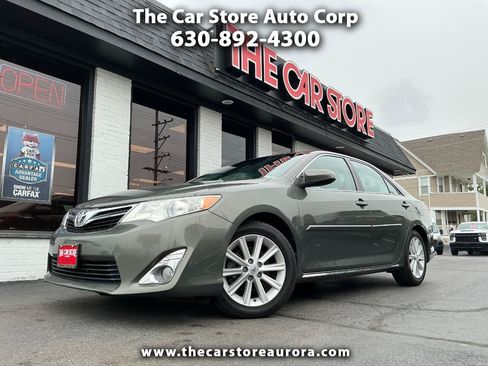 Used 2014 Toyota Camry XLE w/ Leather Package FWD image 1