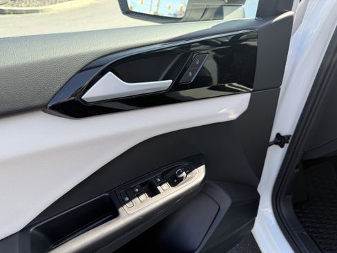 New 2025 Volkswagen Taos S image 23