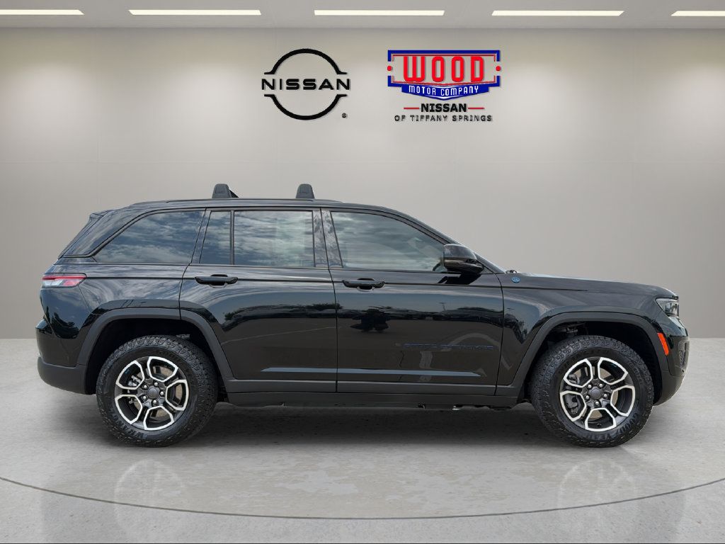 Used 2022 Jeep Grand Cherokee Trailhawk AWD/4WD image 2