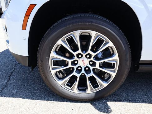 New 2026 GMC Yukon XL Denali w/ Sun & Power Step Package AWD/4WD image 41
