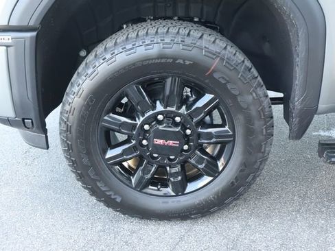 New 2026 GMC Sierra 2500 AT4 w/ AT4 Premium Plus Package AWD/4WD image 10