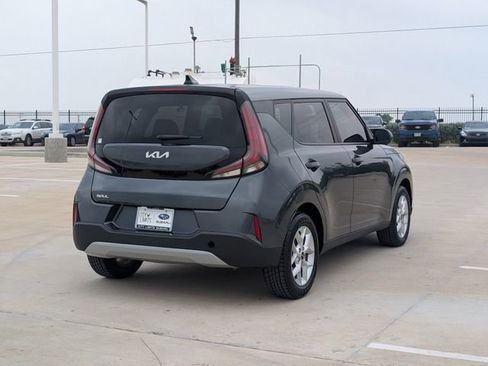 Used 2023 Kia Soul LX w/ LX Technology Package FWD image 5