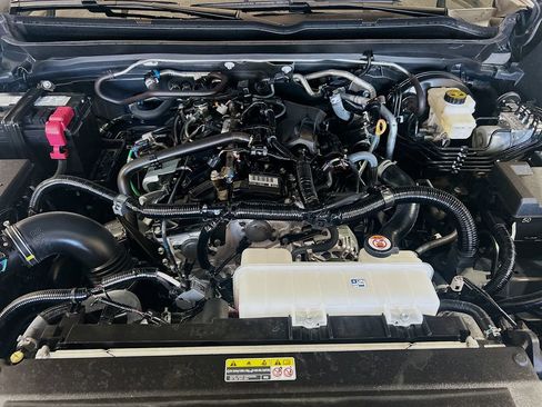 Used 2025 Toyota Tacoma TRD Sport AWD/4WD image 25