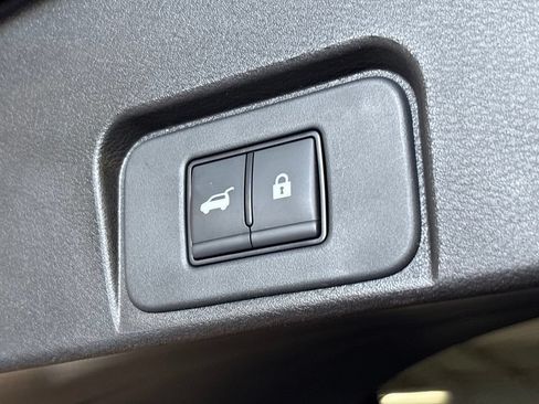Certified 2026 Nissan Rogue SV AWD/4WD image 16