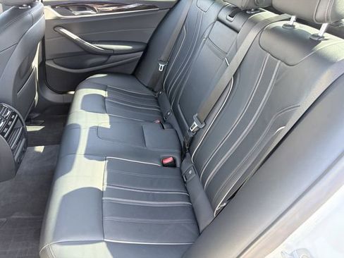 Used 2018 BMW 540i xDrive w/ M Sport Package image 25