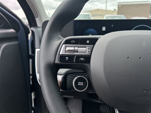 New 2025 Hyundai Ioniq 5 SE image 28