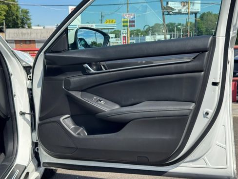 Used 2020 Honda Accord Sport image 31