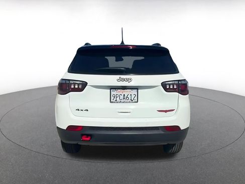 Used 2025 Jeep Compass Trailhawk image 12