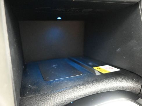 Used 2023 Toyota Corolla Cross XLE image 14