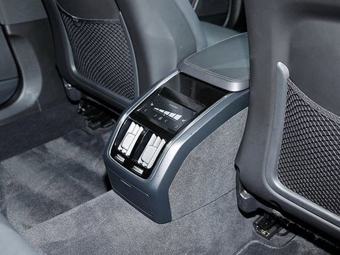 Used 2023 Volvo S90 B6 Plus image 19