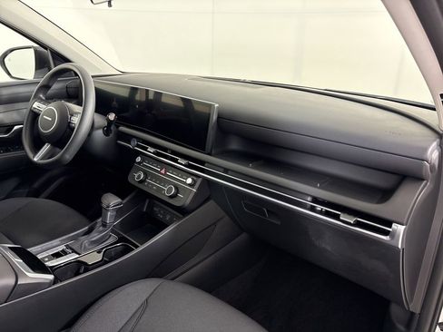 Certified 2025 Hyundai Tucson SE image 13