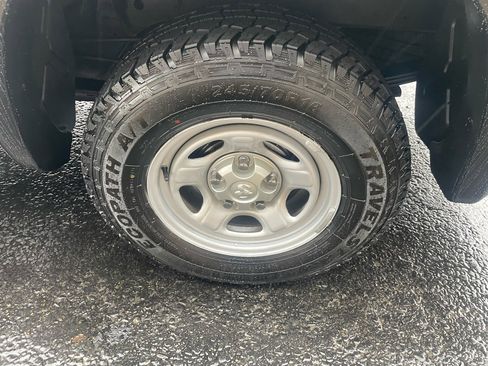 Used 2011 Dodge Dakota ST image 14