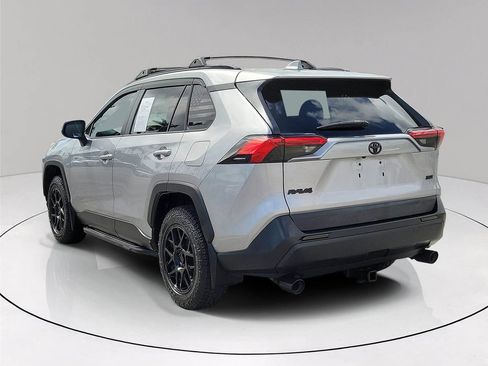 Used 2021 Toyota RAV4 XLE image 4