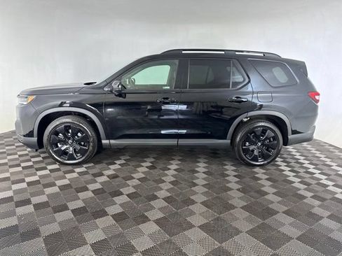 Certified 2026 Honda Pilot Black Edition image 10