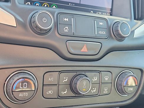 Used 2019 GMC Terrain SLT w/ Preferred Package image 32