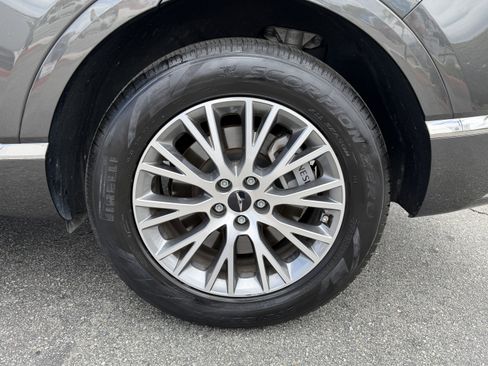 Used 2025 Genesis GV80 2.5T Standard AWD/4WD image 11