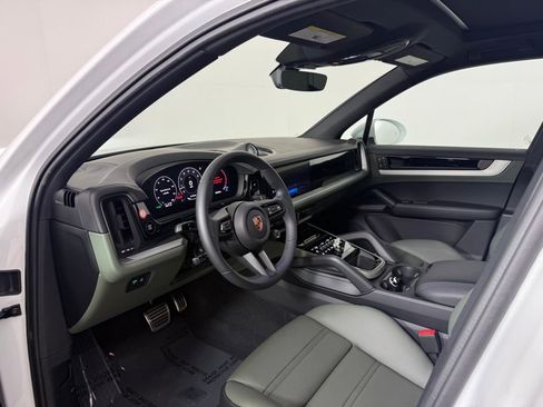 Certified 2026 Porsche Cayenne S image 4