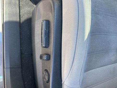 Used 2017 Honda CR-V EX image 6